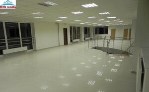 Na prenájom veľké obchodné priestory v centre Popradu — foto 1