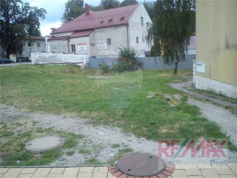 Stavebný pozemok 1450 m2 v centre, pešia zóna Vrútky — foto 4