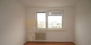 1-izb. Rajčianska, Vrakuňa, 5/7 p. dom zateplený, dobrá ponuka! — foto 4
