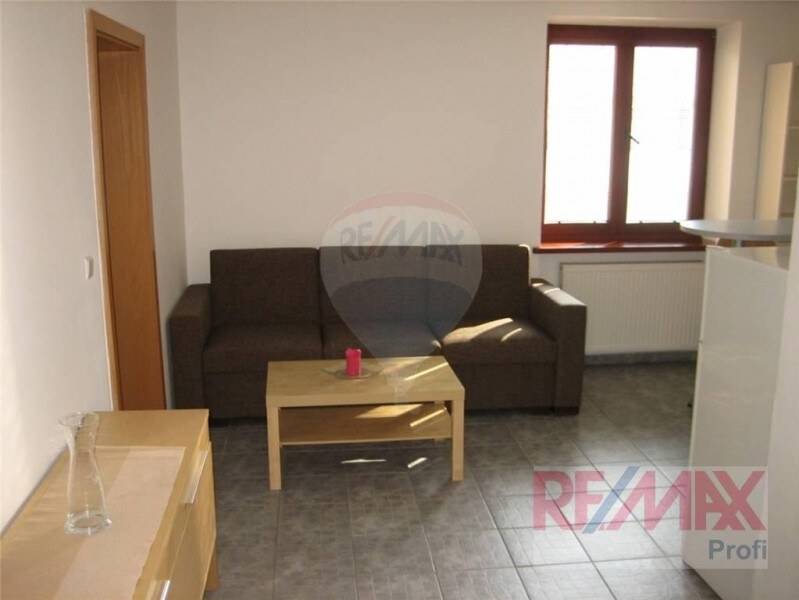 2-izb. byt v centre, rekonštrukcia, so zariadením — foto 3