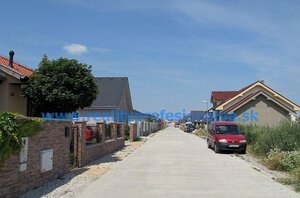 Pozemok 585 m2, Hrubý Šúr, predaj slnečného pozemku — foto 1