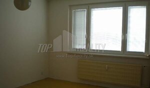 PB597 Byt 1 1 sídlisko SNP - slnečný, po čiast.rekonštrukcii — foto 1