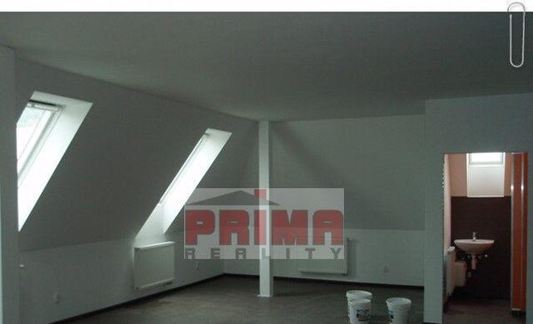 991: Prenájom: nové kancelárie 70 80 m2 Bytča.