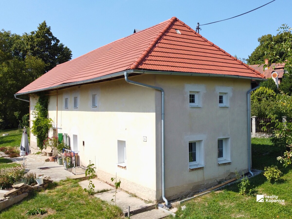 Krásny zrekonštruovaný vidiecky dom, Brestovec