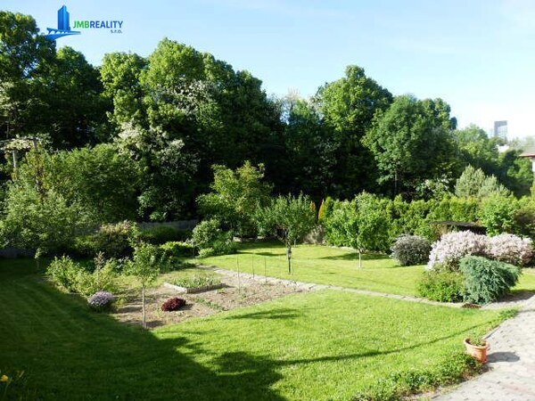 Fončorda Rodinný dom s podlahovou plochou 220 m2 v pokojnom prostredí a obklopení prírodou.