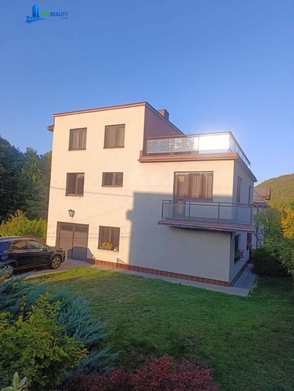 Fončorda Rodinný dom s podlahovou plochou 220 m2 v pokojnom prostredí a obklopení prírodou.