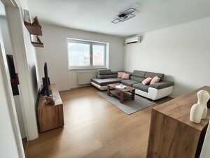 EXKLUZÍVNE IBA U NÁS \| Prerobený 2\-izbový byt priamo v centre mesta so spoločným dvorom na parkovanie — foto 2
