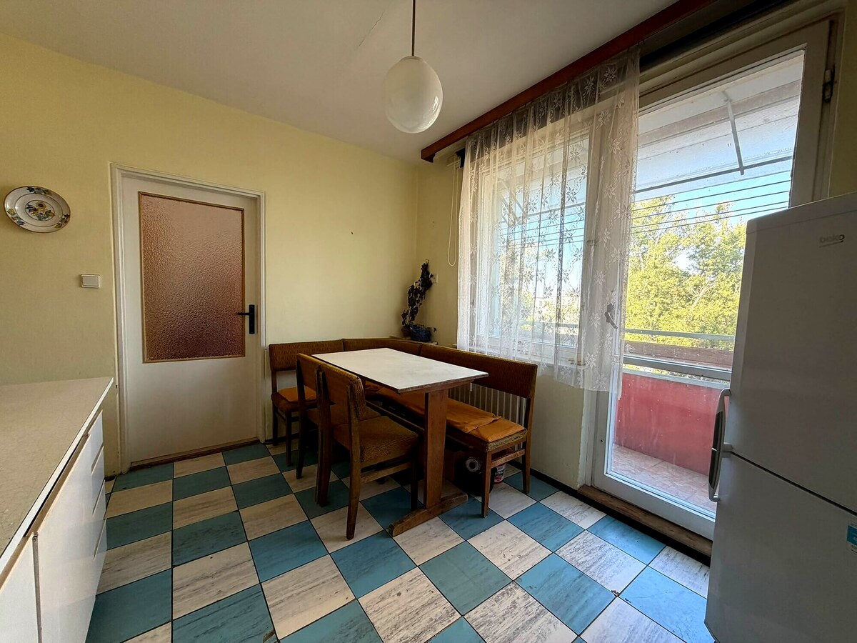 Exkluzívne na predaj štvorizbový byt v bližšom centre mesta. — foto 11