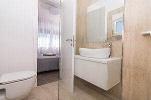 MODERNÍ LUXUSNÍ VILA 350 M OD MOŘE, KAŠTEL KAMBELOVAC — foto 13