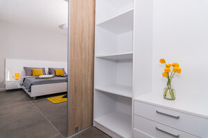 MODERNÍ LUXUSNÍ VILA 350 M OD MOŘE, KAŠTEL KAMBELOVAC — foto 7