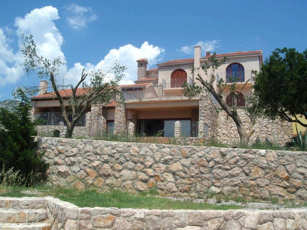 LUXUSNÁ KAMENNÁ VILA PRIAM NA PLÁŽI, STARIGRAD/PAKLENICA — foto 2