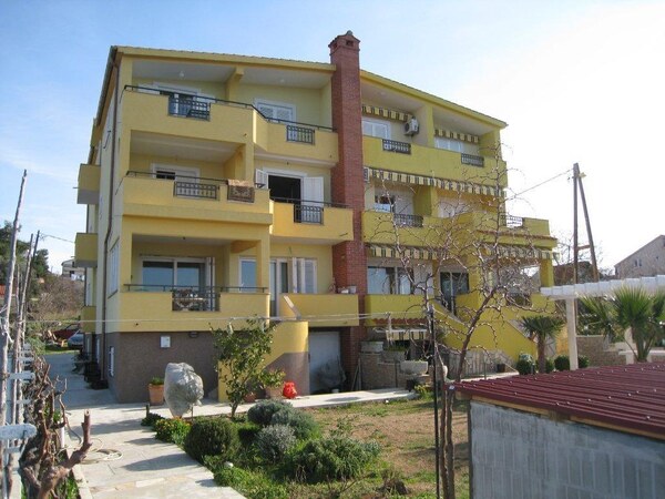 APARTMÁNOVÝ DOM PRI MORI, KOŽINO