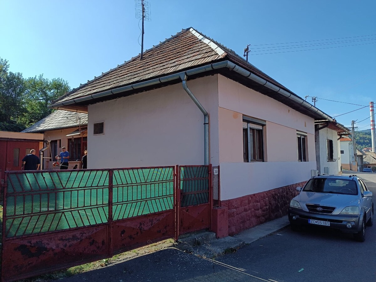 NA PREDAJ  RODINNÝ DOM  V OBCI BREHY — foto 2