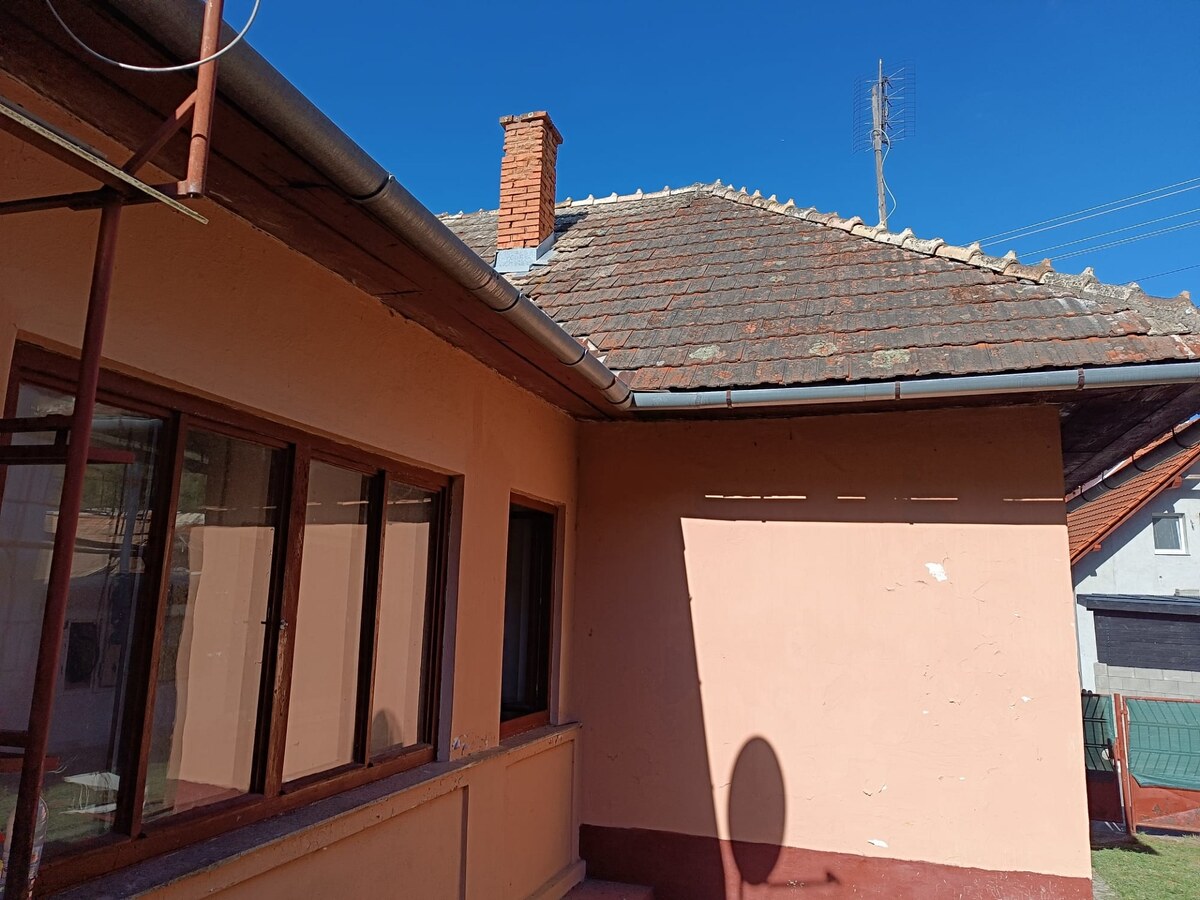 NA PREDAJ  RODINNÝ DOM  V OBCI BREHY — foto 3