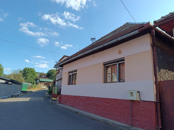 NA PREDAJ  RODINNÝ DOM  V OBCI BREHY