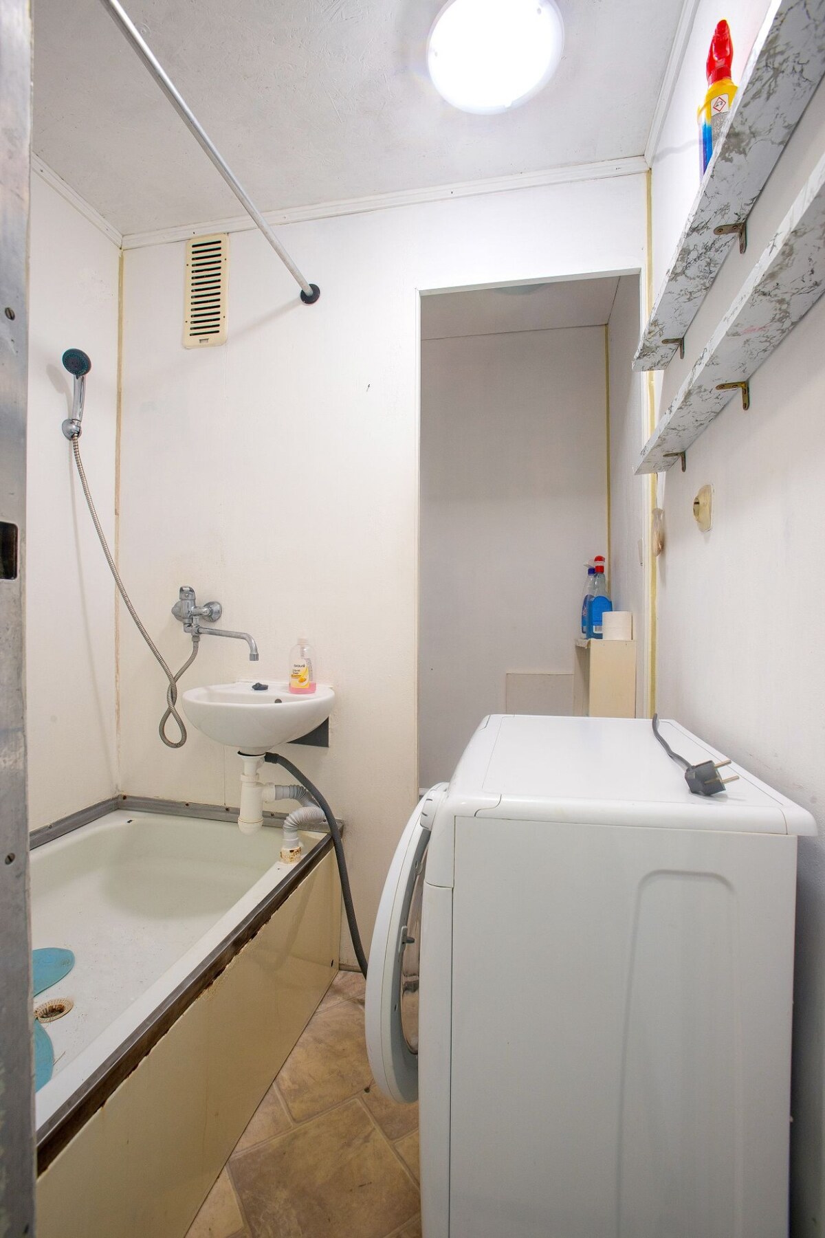 Na predaj 1-izbový byt v Hliníku nad Hronom – 27,3 m² — foto 3