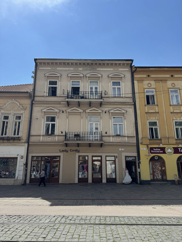 NA PREDAJ MEŠTIANSKY DOM na HLAVNEJ ulici_oproti Urbanovej veži