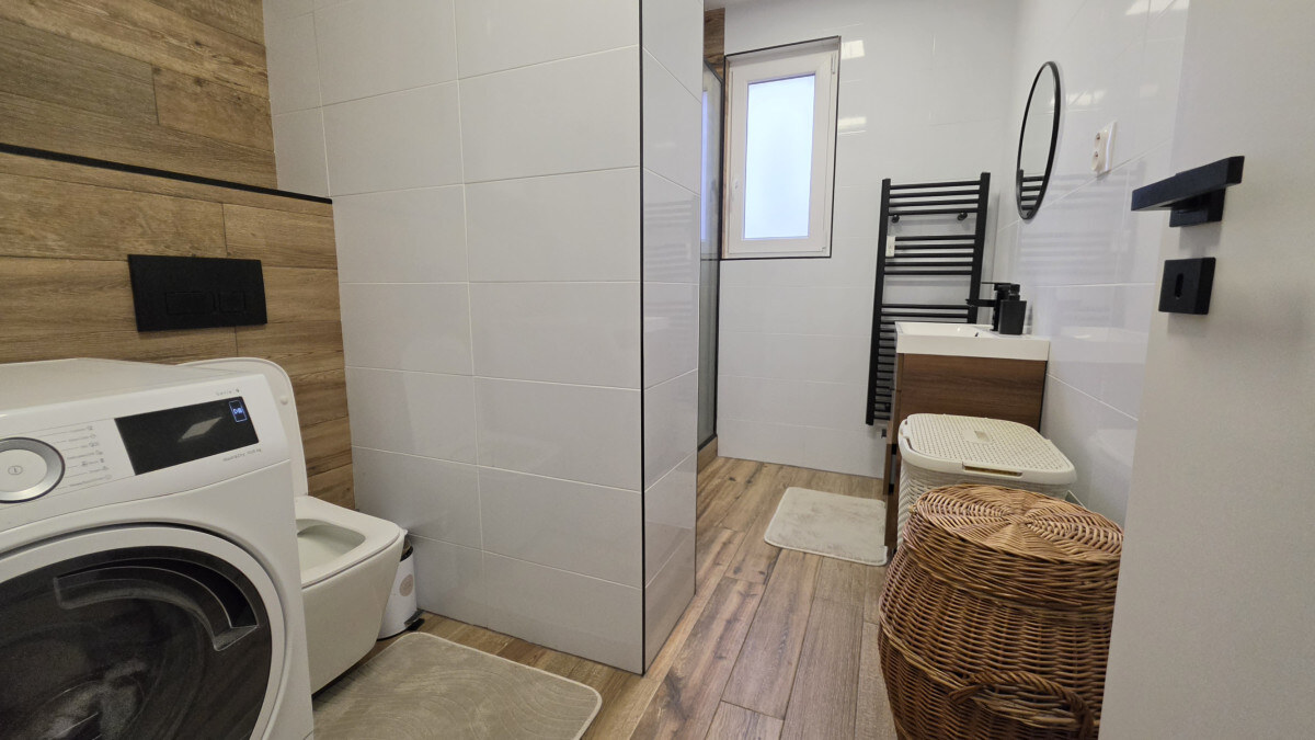 Predám Krásný kompletne prerobený 3- izbový byt Komárno — foto 8