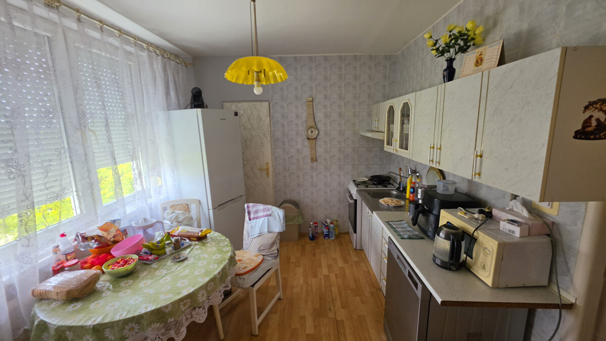 Na PREDAJ 4 izbový byt v lukratívnej časti mesta Nové Zámky