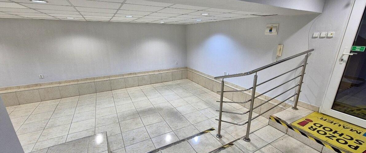 Ponúkame Vám na prenájom obchodný priestor v Nových Zámkoch — foto 2