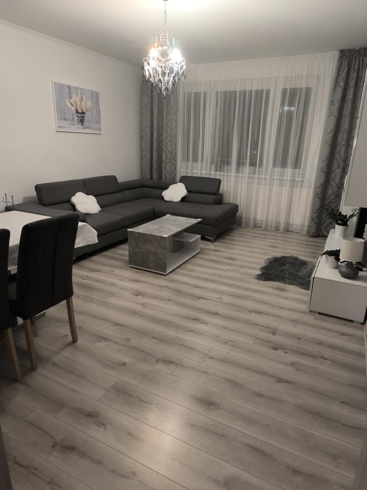 REZERVOVANÉ, Priestranný 3-izbový byt po kompletnej rekonštrukcii v Hurbanove — foto 3