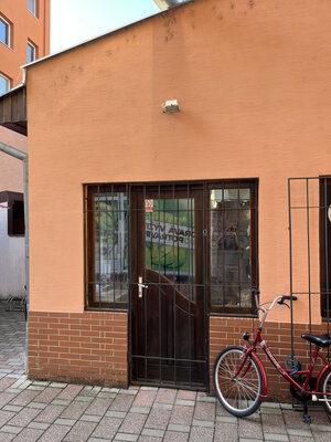 Ponúkame Vám na prenájom obchodný priestor v centre mesta Nové Zámky — foto 3