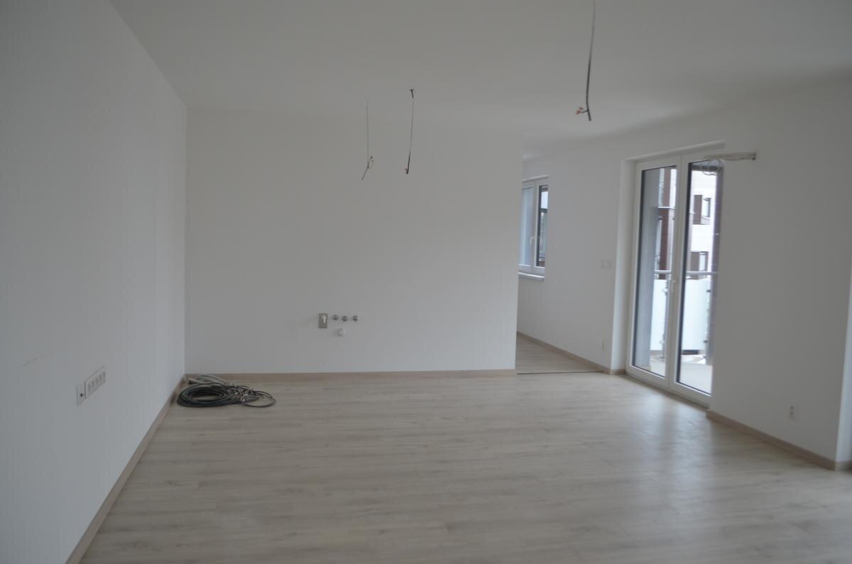 POSLEDNÝ 3 IZBOVÝ BYT NA PREDAJ!! Moderné bývanie v srdci Šurian . Komfort, štýl a jedinečná lokalita na dosah. — foto 4
