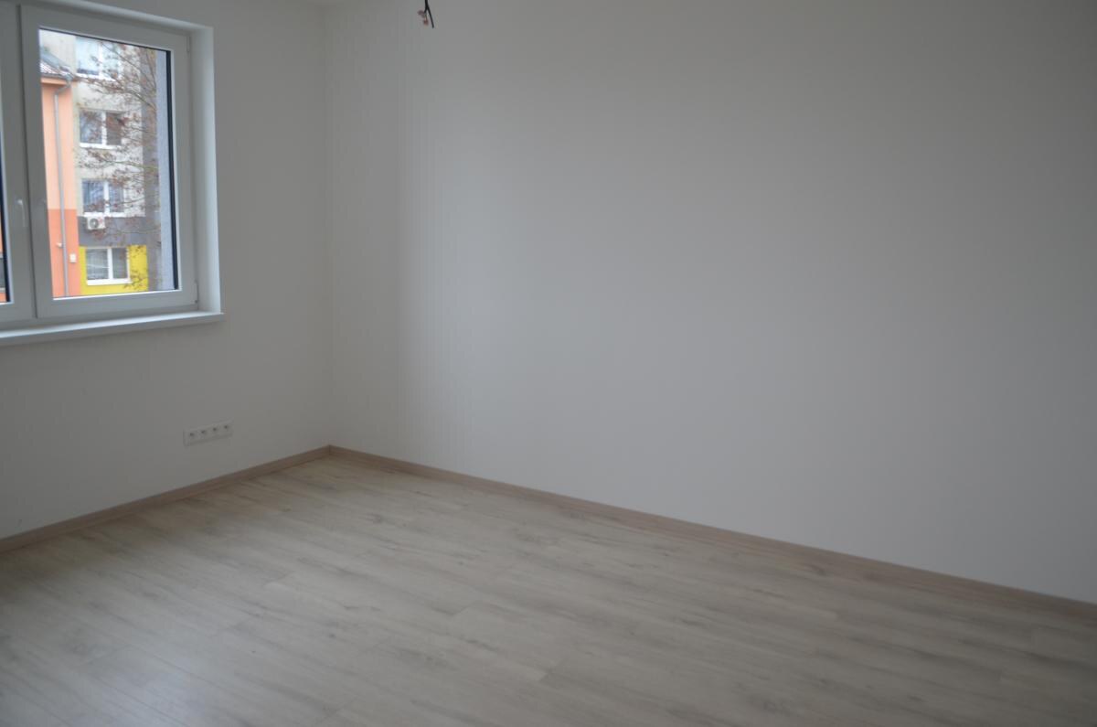 POSLEDNÝ 3 IZBOVÝ BYT NA PREDAJ!! Moderné bývanie v srdci Šurian . Komfort, štýl a jedinečná lokalita na dosah. — foto 5