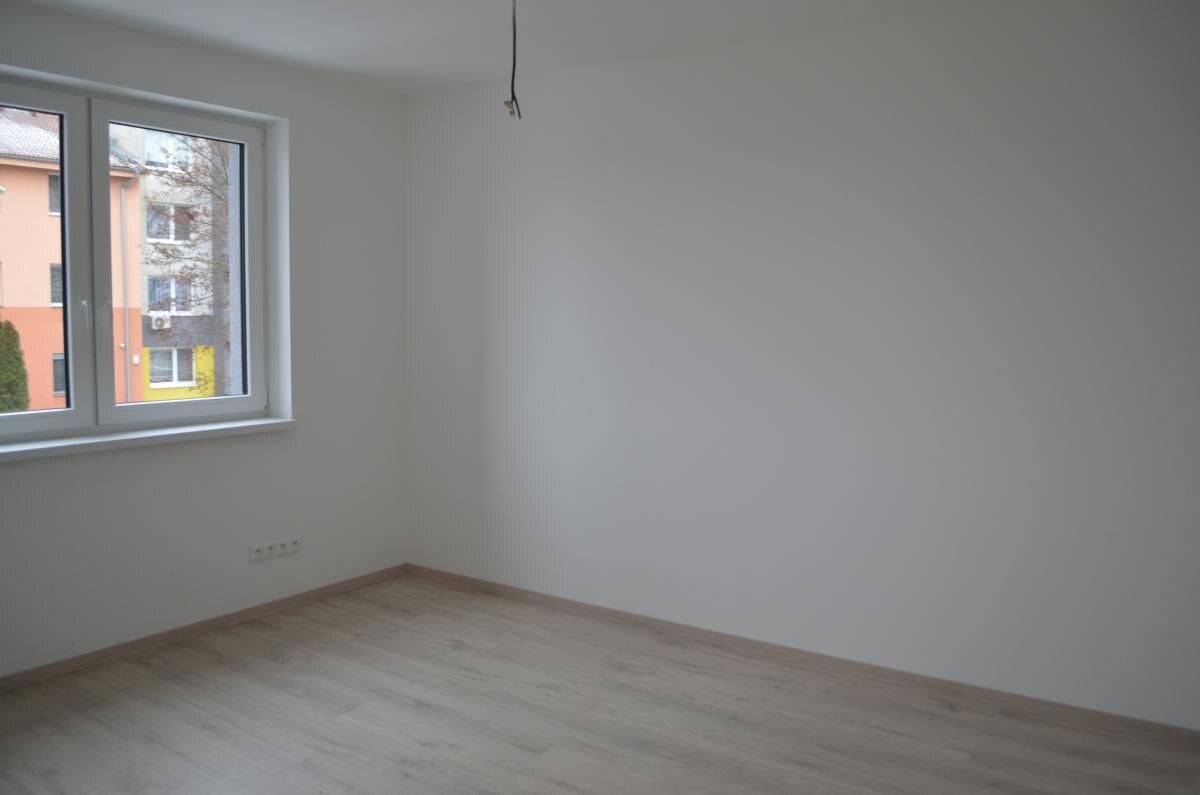POSLEDNÝ 3 IZBOVÝ BYT NA PREDAJ!! Moderné bývanie v srdci Šurian . Komfort, štýl a jedinečná lokalita na dosah. — foto 6