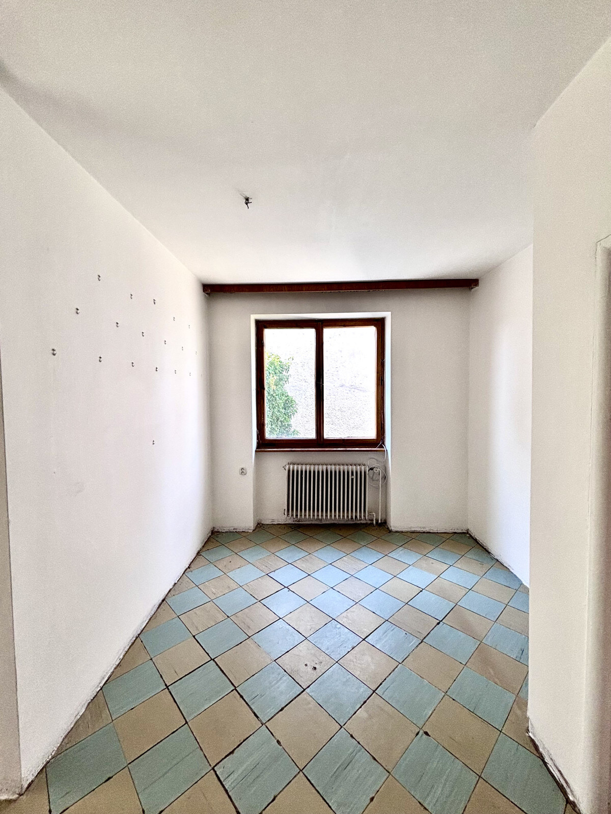 Ponúkame Vám na predaj 7 izbový rodinný dom v tichej a lukratívnej lokalite v Nových Zámkoch! — foto 3