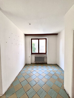 Ponúkame Vám na predaj 7 izbový rodinný dom v tichej a lukratívnej lokalite v Nových Zámkoch! — foto 3