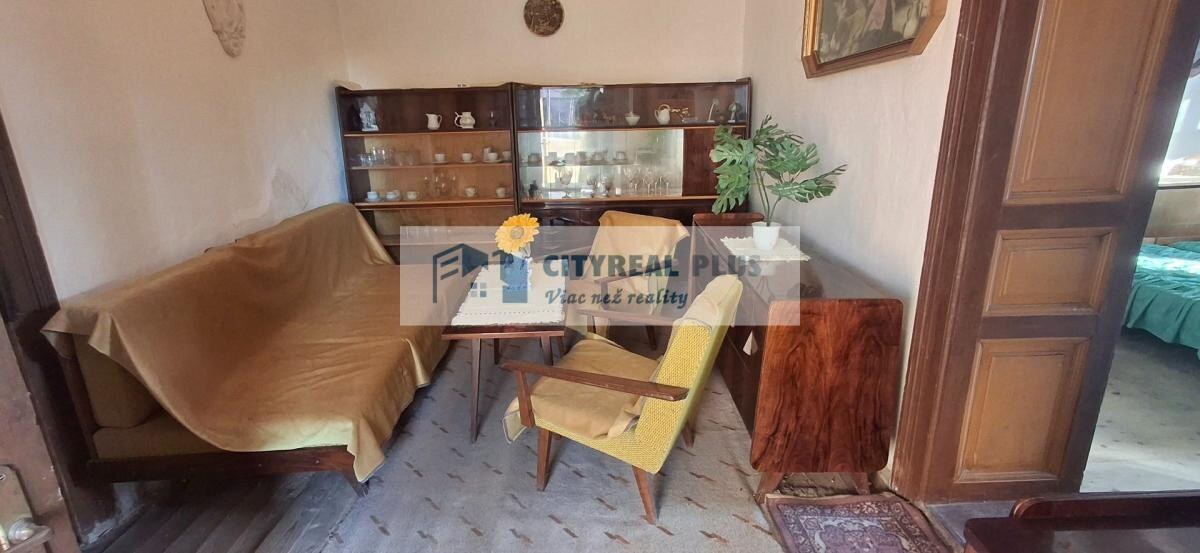 ZNÍŽENÁ CENA! Ponúkame na predaj sedliacky dom v Tvrdošovciach