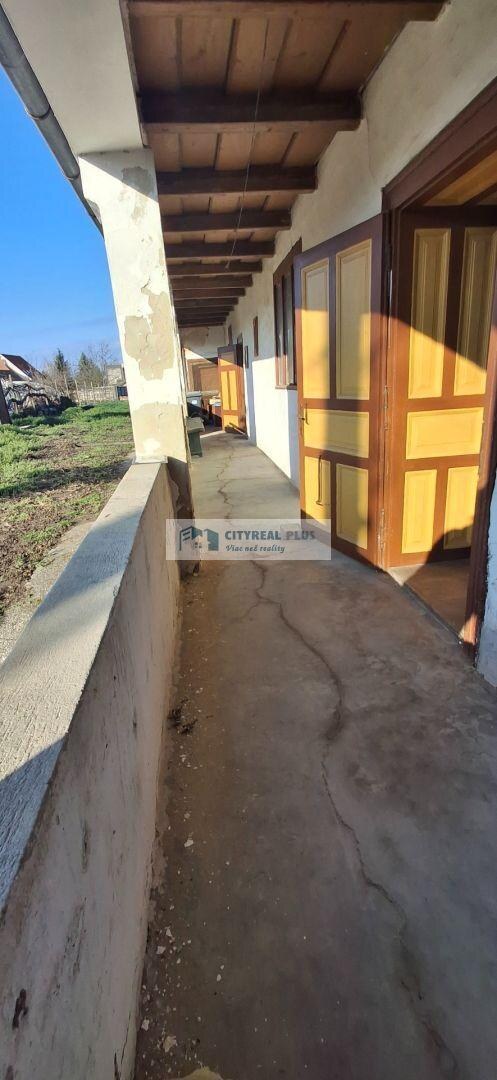 ZNÍŽENÁ CENA! Ponúkame na predaj sedliacky dom v Tvrdošovciach — foto 3