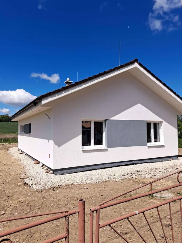 Znížená cena!Na predaj: 3-izbová novostavba len 9km od Podhájskej