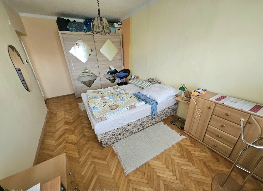3 izbový byt Bánovce nad Bebravou / CENTRUM/ LOGGIA /PIVNICA — foto 3