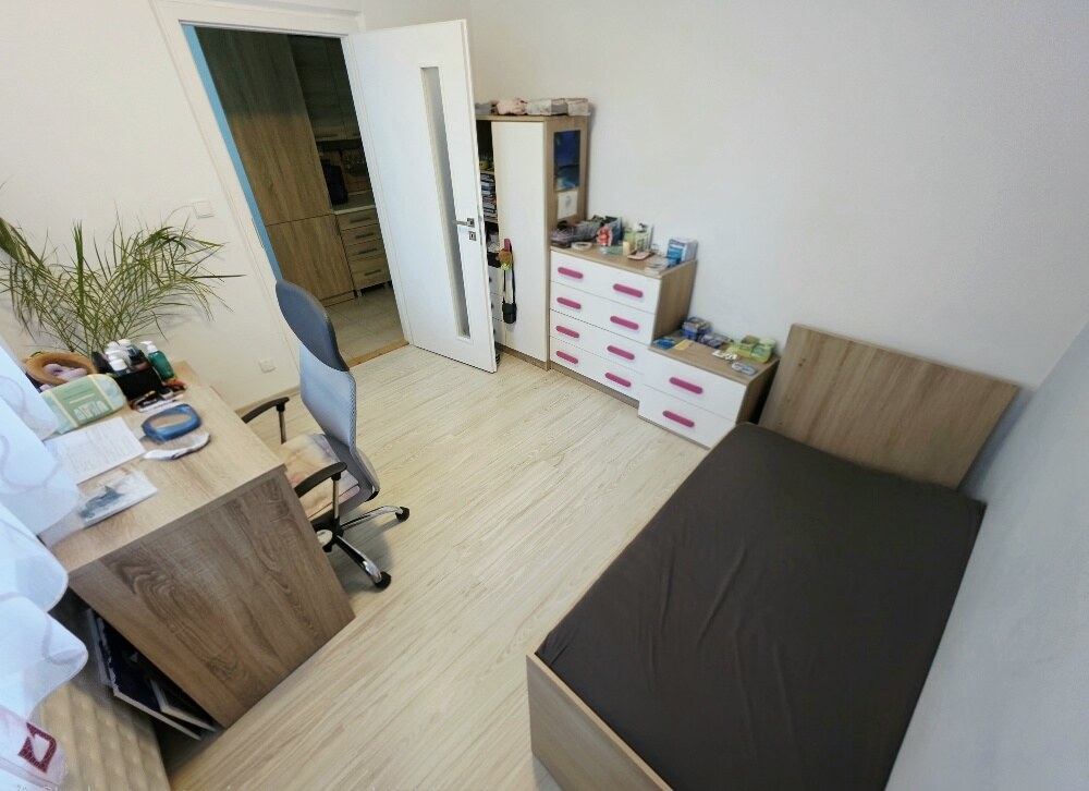 4 izbový byt Bánovce nad Bebravou /CENTRUM - STRED / 80 m2/ PIVNICA — foto 3