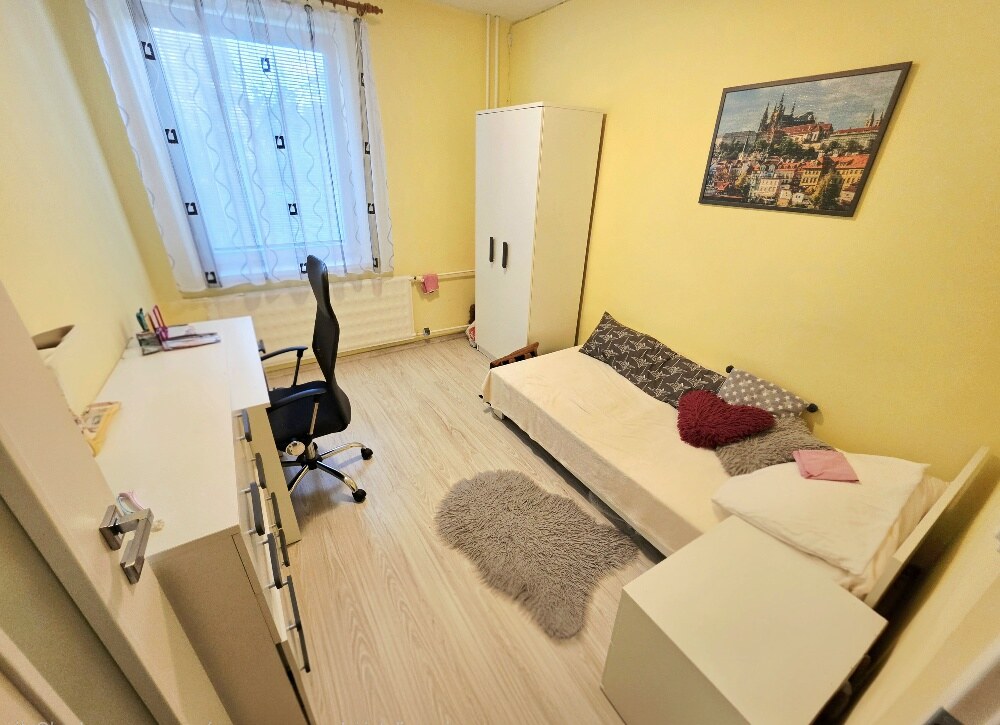 4 izbový byt Bánovce nad Bebravou /CENTRUM - STRED / 80 m2/ PIVNICA — foto 4