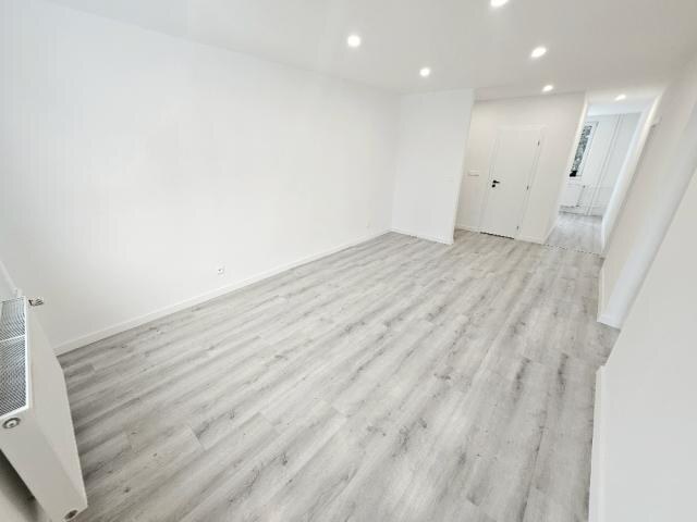 3 izbový byt Bánovce nad Bebravou /CENTRUM/65 m2 / BALKÓN/ PIVNICA — foto 2