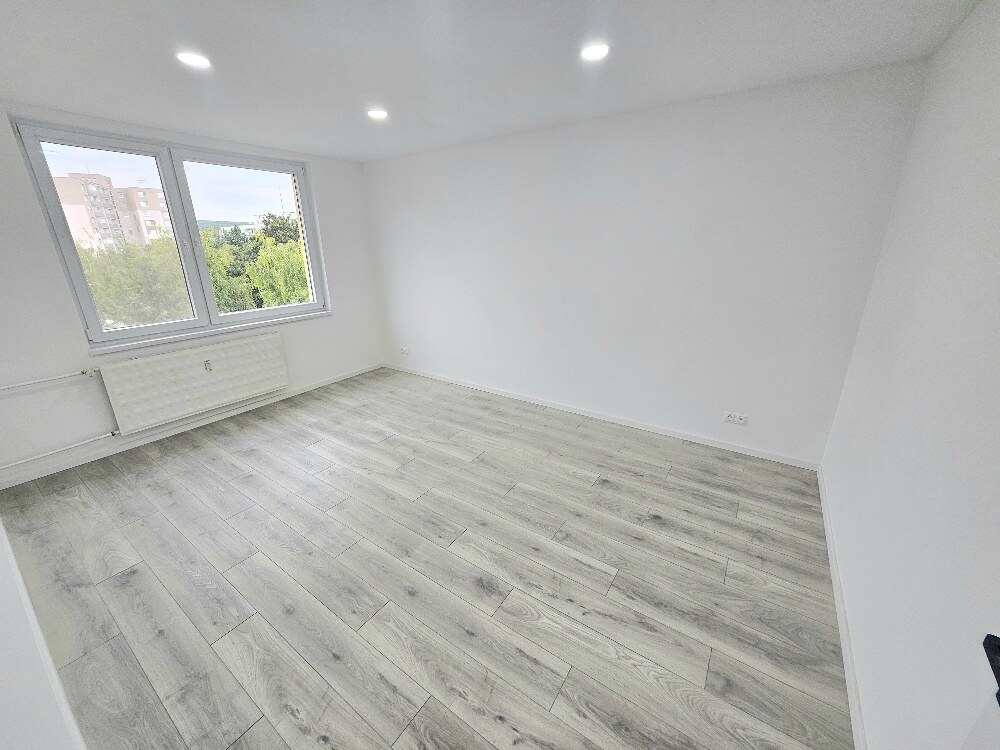 3 izbový byt Bánovce nad Bebravou/CENTRUM- STRED/NOVÁ REKONŠTRUKCIA — foto 5
