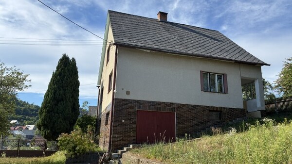 EXKLUZíVNA PONUKA Predám Rodinný dom LEDNICA, pozemok 1064 m2