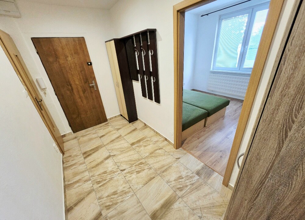 PRENÁJOM Bánovce nad Bebravou/3 IZBOVÝ BYT/ CENTRUM-STRED/ — foto 3