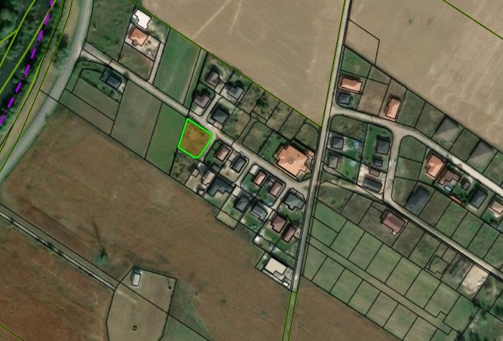 Slnečný stavebný pozemok 818m2, Sokolovce pri Piešťanoch