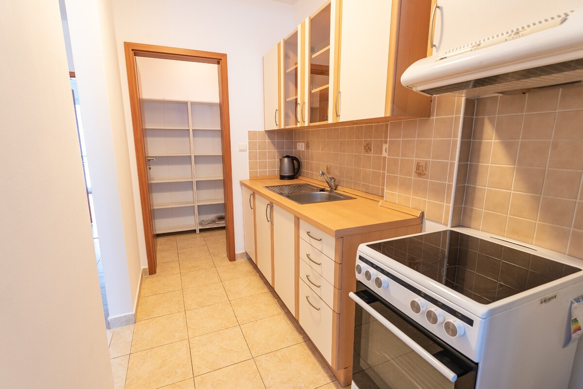 Na prenájom luxusný 2-izbový byt + 2 balkóny, 73 m², garážové státie, — foto 11
