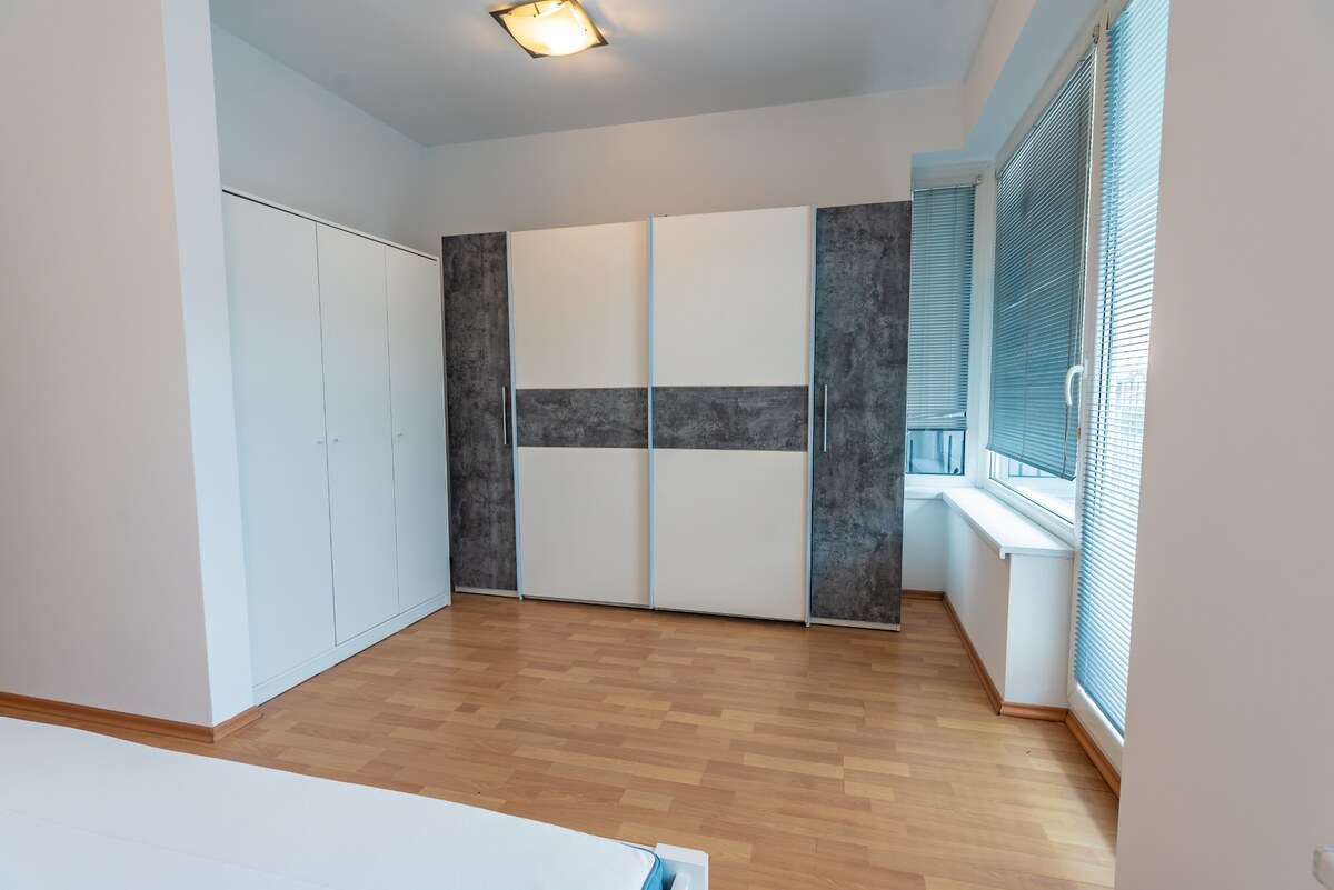 Na prenájom luxusný 2-izbový byt + 2 balkóny, 73 m², garážové státie, — foto 10