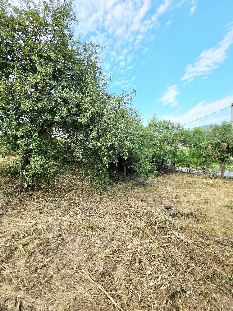 Rodinný dom s krásnym pozemkom v obci Kšinná /POZEMOK 831 m2 — foto 16