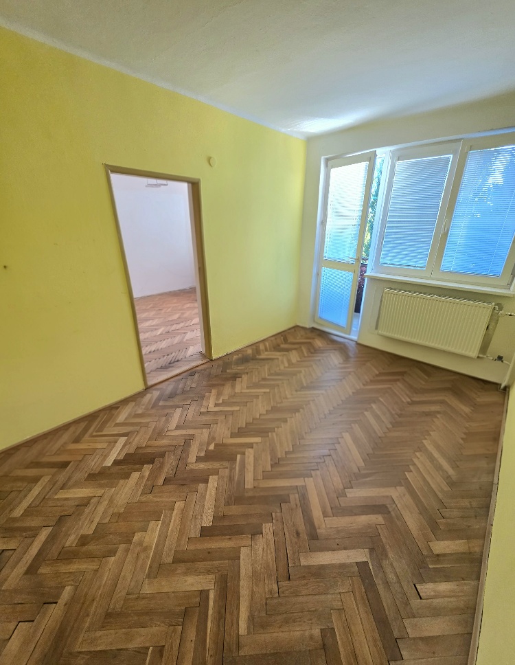 3 izbový byt Bánovce nad Bebravou/ CENTRUM/ 62 m2 LOGGIA/ PIVNICA — foto 2