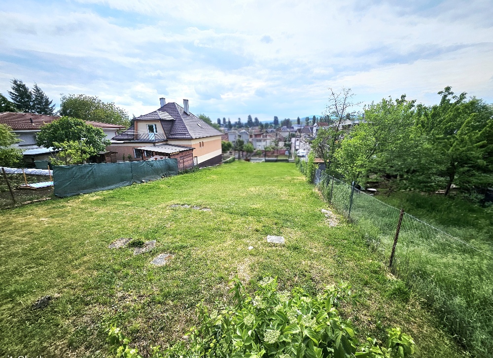 POZEMOK  Bánovce nad Bebravou – 794 m² / CENTRUM MESTA/ ZNÍŽENÁ CENA — foto 2