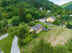 PREDANÉ** Pozemok 1308 m2 s Rodinným domom Košecké Podhradie — foto 1