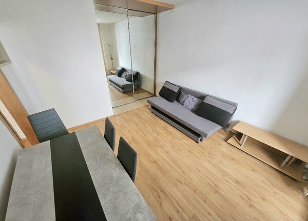 1 izbový byt Bánovce nad Bebravou /CENTRUM/LOGGIA/ZARIADENÝ/ 33m2