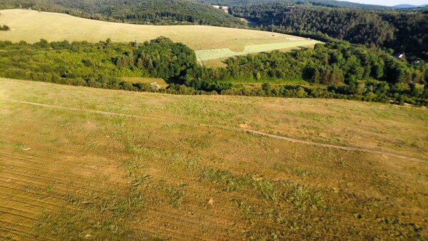 Na predaj investičný pozemok s výmerou 6 672 m² v obci Banka pri Piešť